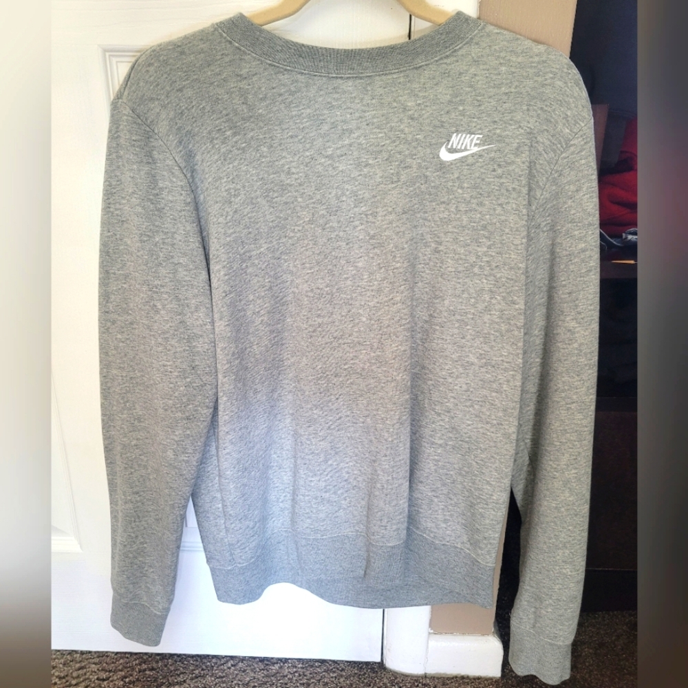 Womens Nike Crewneck Size Medium Like New!